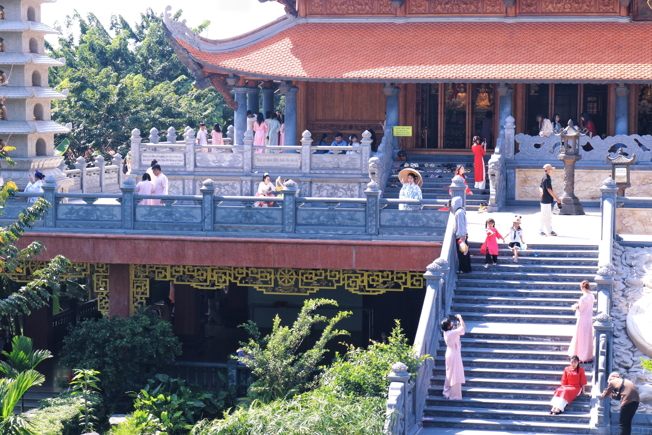 TP HCM: Giới trẻ "lên đồ" chụp ảnh Tết sớm giữa mùa Giáng sinh - Ảnh 6.