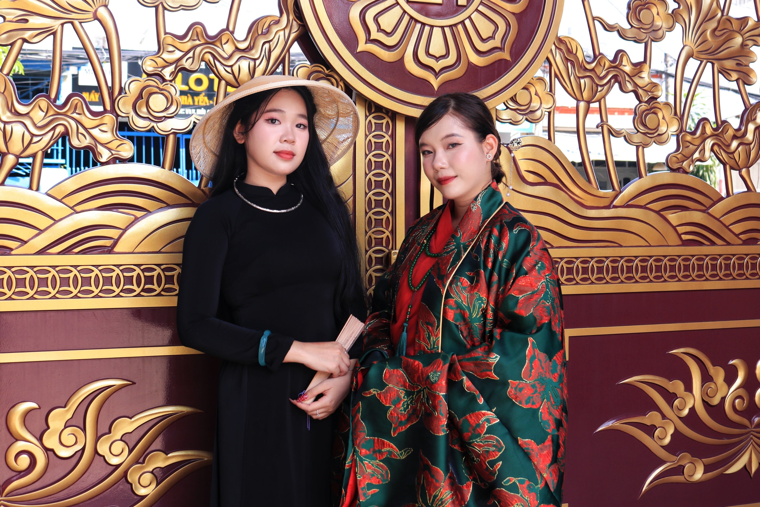 TP HCM: Giới trẻ "lên đồ" chụp ảnh Tết sớm giữa mùa Giáng sinh - Ảnh 9.