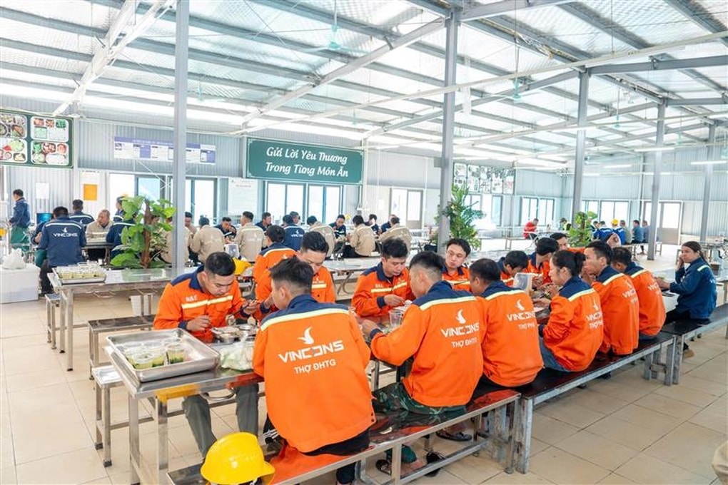 Chiến lược đằng sau kế hoạch tuyển dụng 100.000 công nhân cơ hữu của VinCons - 2