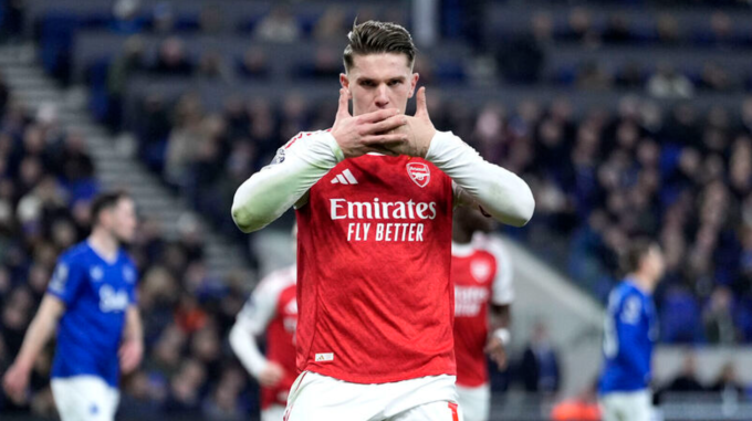 Viktor Gyokeres mừng bàn trong trận Arsenal thắng Everton 1-0 ở vòng 17 Ngoại hạng Anh trên sân Hill Dickinson, Vauxhall, Anh ngày 20/12/2025. Ảnh: PA Wire