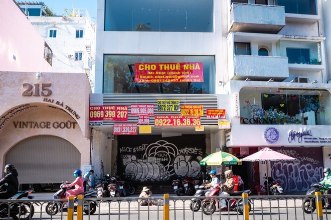 Mặt bằng kinh doanh ngàn đô tại TPHCM ế ẩm cuối năm - Ảnh 4.