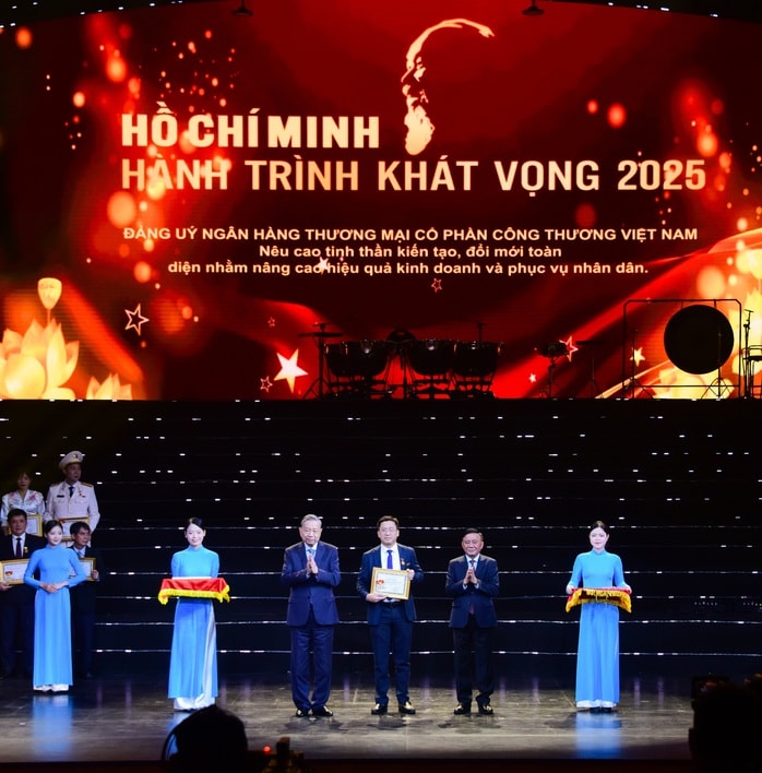 Đảng uỷ VietinBank được vinh danh tập thể điển hình tiêu biểu toàn quốc - Ảnh 1.