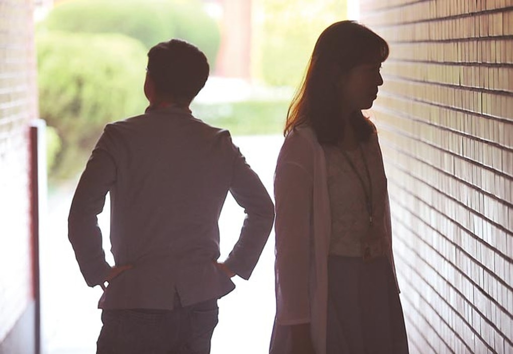 Tha thứ cho chồng ngoại tình, tôi lao vào cuộc vụng trộm với anh hàng xóm - 1