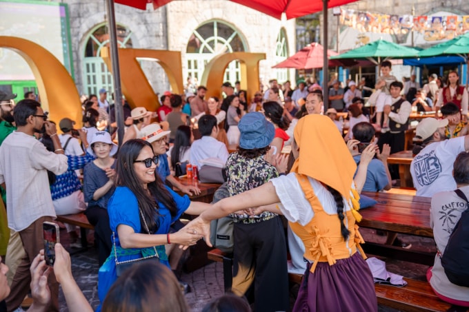 Hoạt động lễ hội bia trên đỉnh Bà Nà. Ảnh: Sun Group