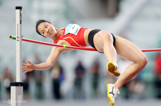 Bùi Thị Kim Anh giành HCV nhảy cao nữ tại SEA Games 33 ở Thái Lan. Ảnh: Đức Đồng