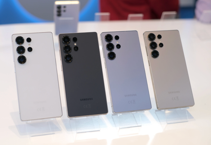 Mấu máy Samsung Galaxy S25 Ultra. Ảnh: Tuấn Hưng