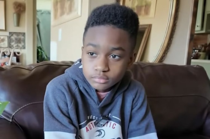 Cậu bé Tristen Taylor trả lời phỏng vấn sau vụ việc. Ảnh: CBS