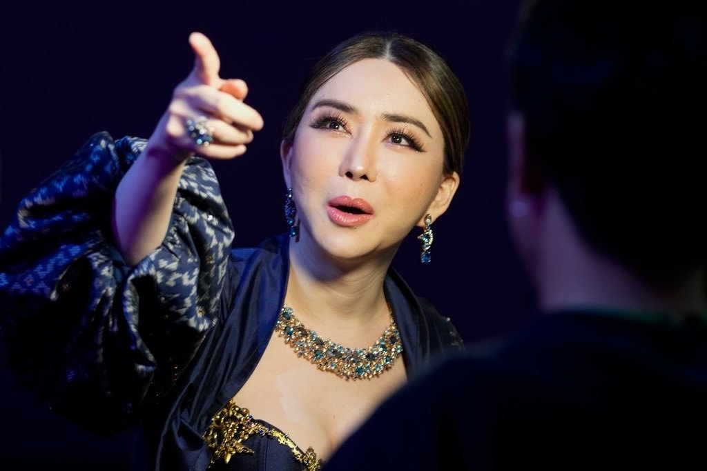 Anne Jakrajutatip anh 1