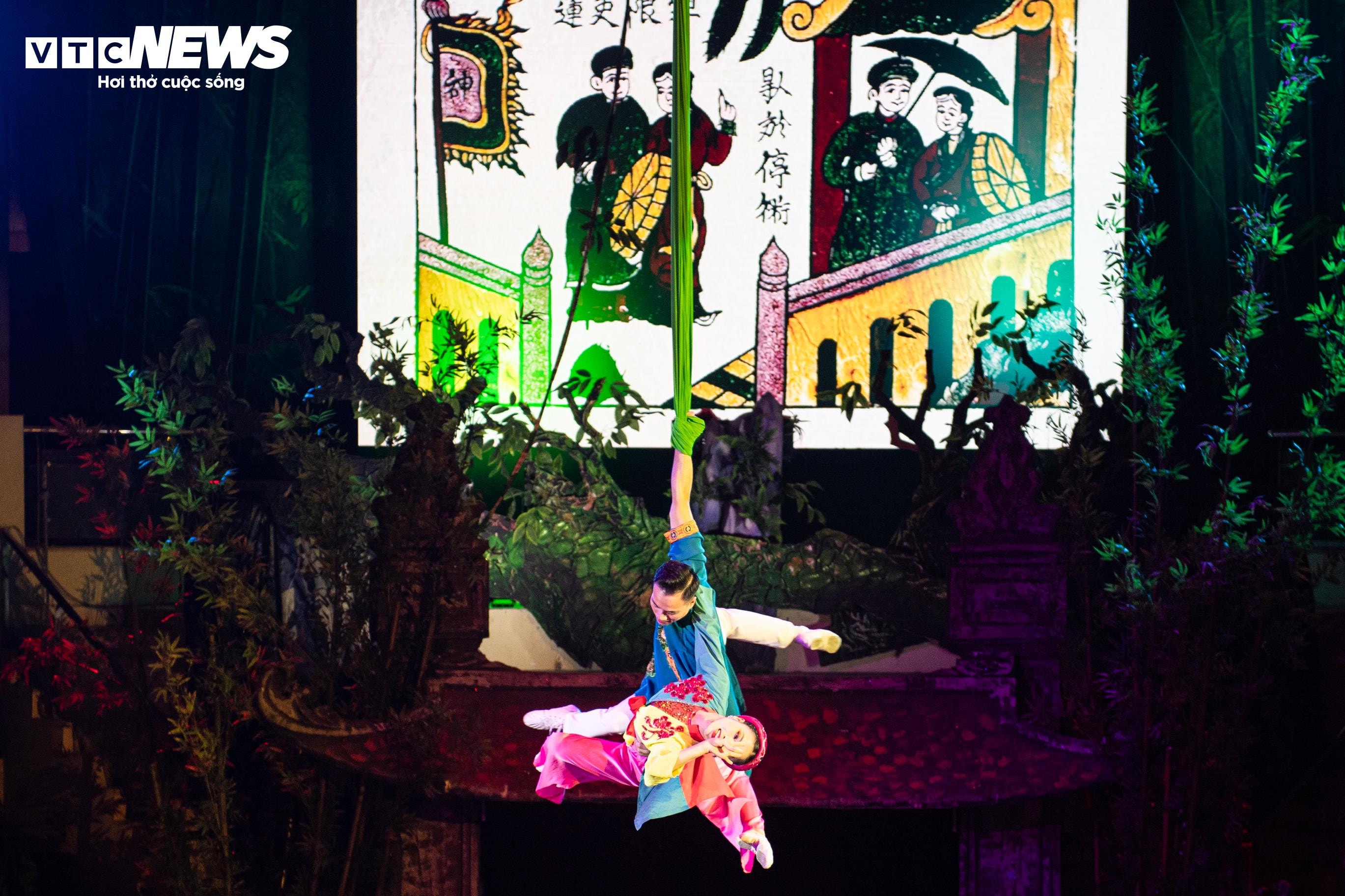 Khi tranh Đông Hồ biết bay lượn trong 'Chuyện nhà Tí' - 10