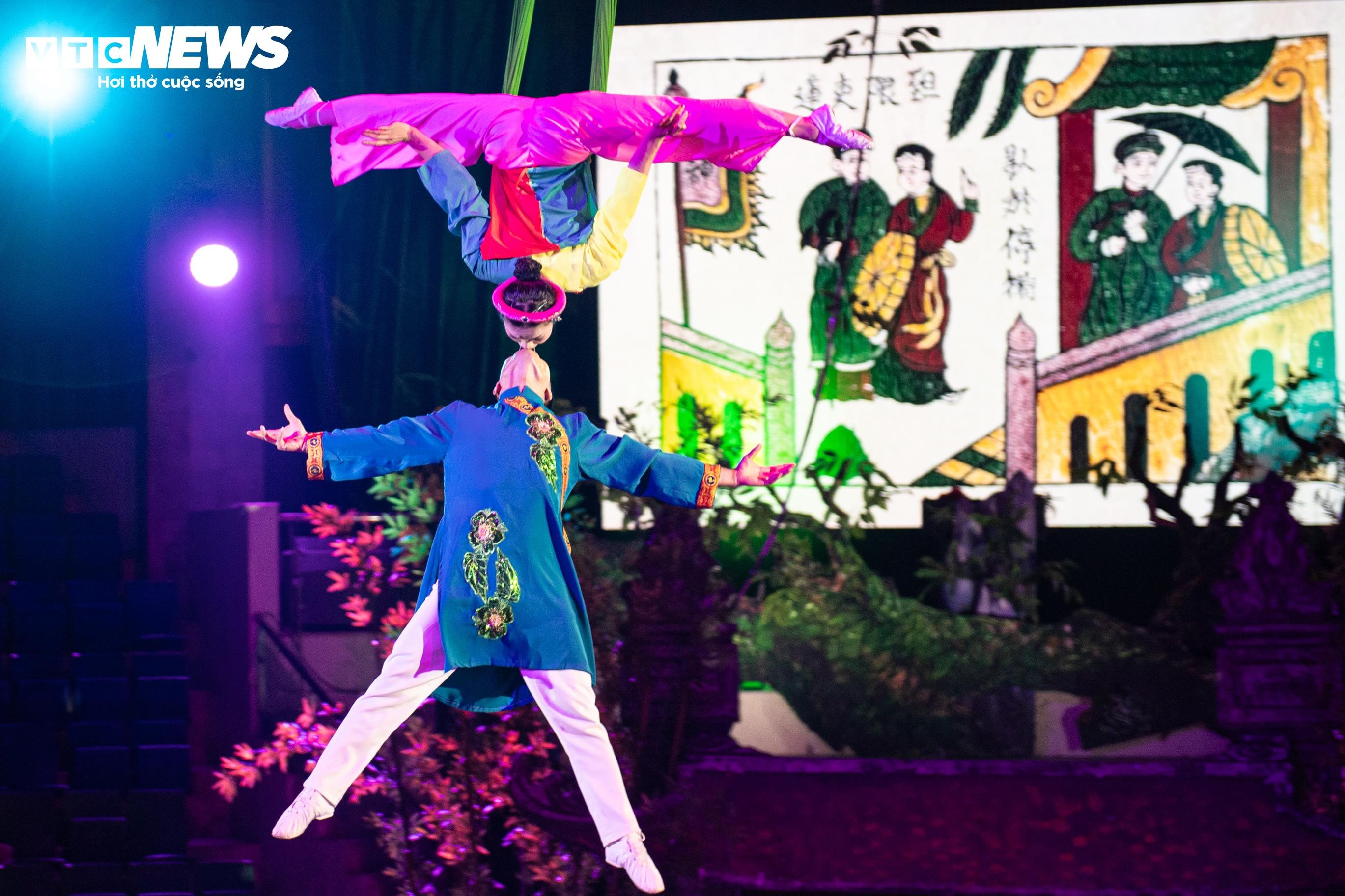 Khi tranh Đông Hồ biết bay lượn trong 'Chuyện nhà Tí' - 2