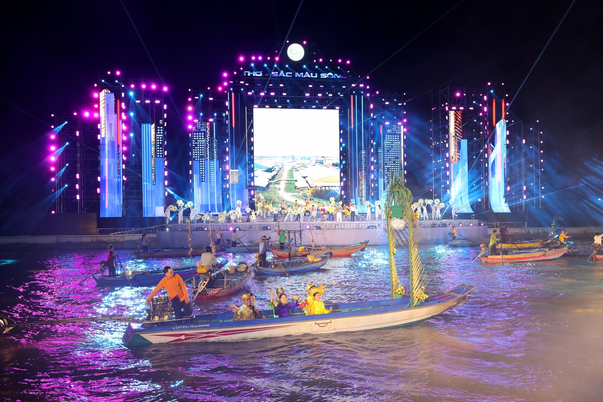 Mãn nhãn đêm khai mạc Lễ hội văn hóa sông nước Cần Thơ - 5