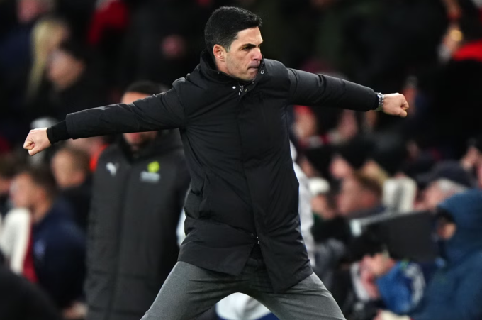 HLV Mikel Arteta mừng bàn của Arsenal. Ảnh: PA Wire