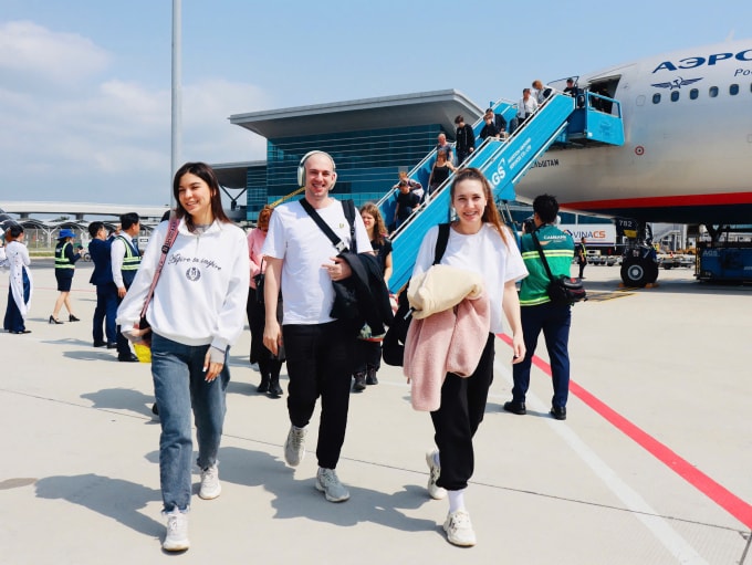 Khách quốc tế đáp Cảng hàng không quốc tế Cam Ranh. Ảnh: KN Cam Ranh