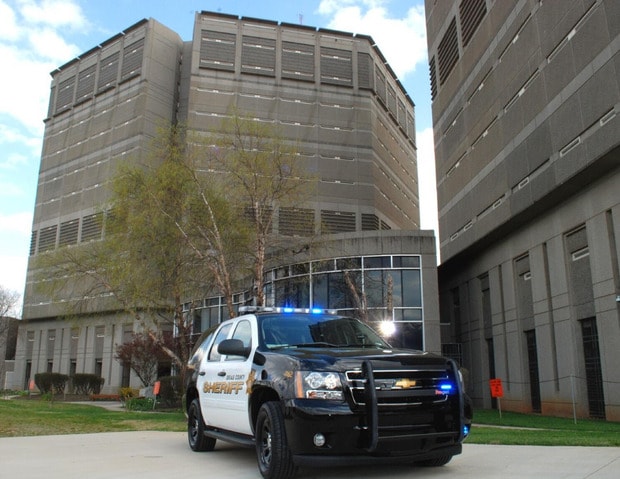 Nhà tù hạt DeKalb. Ảnh: DeKalb County Sheriffs Office