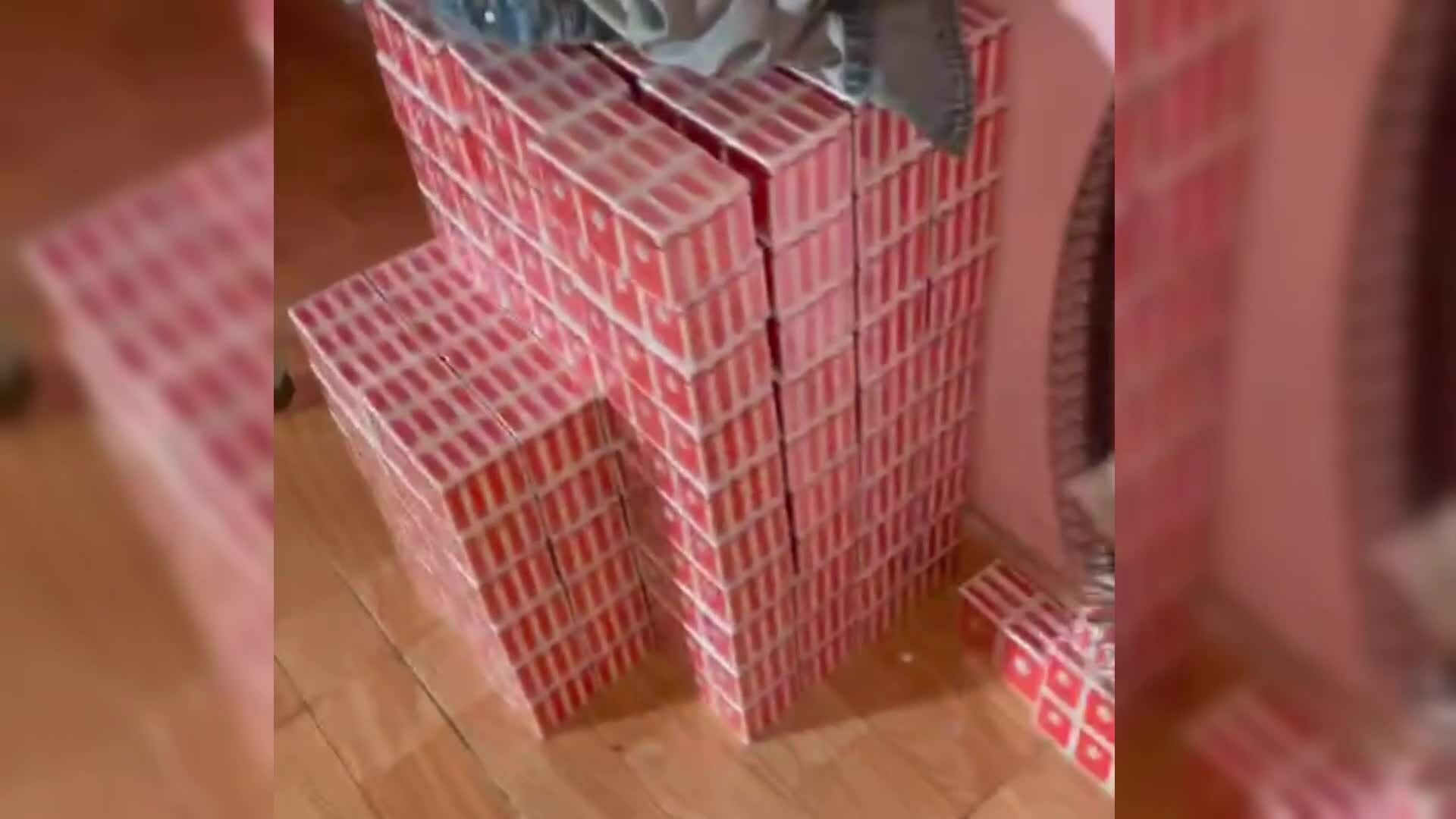 Vợ chồng làm giả hàng trăm nghìn chai dầu gió từ hóa chất