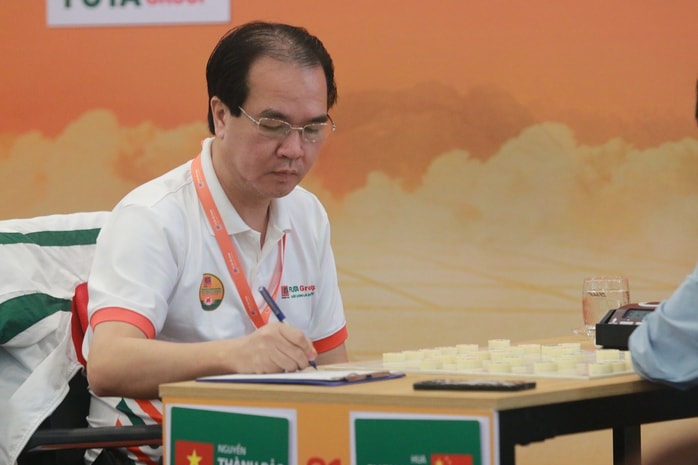 Nguyễn Thành Bảo hạ thần đồng Trung Quốc, tranh chung kết Cúp Cờ tướng Phương Trang - Ảnh 1.
