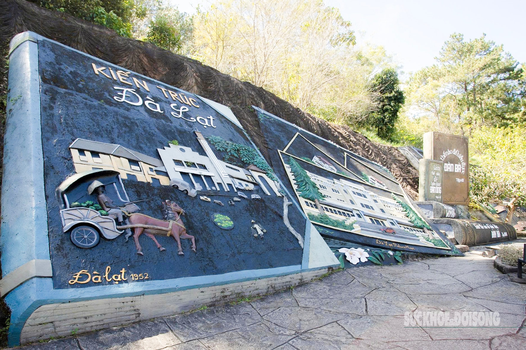 Du khách quốc tế khám phá 'bảo tàng ký ức' bằng đất giữa rừng thông- Ảnh 8.