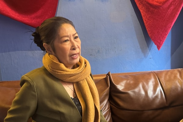 Nữ NSƯT cải lương vừa gây sốt trong phim kinh dị 'Nhà hai chủ' đời thực ở nhà 48m2, tôn trọng đời tư con cái- Ảnh 1. Nữ NSƯT cải lương vừa gây sốt trong phim kinh dị 'Nhà hai chủ' đời thực ở nhà 48m2, tôn trọng đời tư con cái- Ảnh 1.