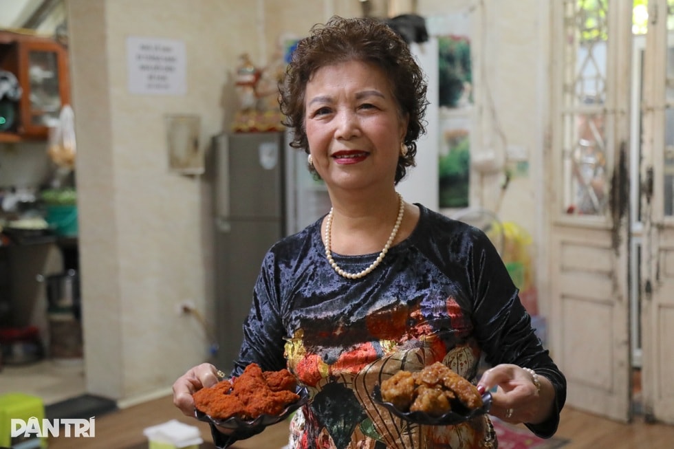 Quán gà ở Hà Nội ẩn mình ở ngõ nhỏ hẹp, khách leo cầu thang mới tới - 5