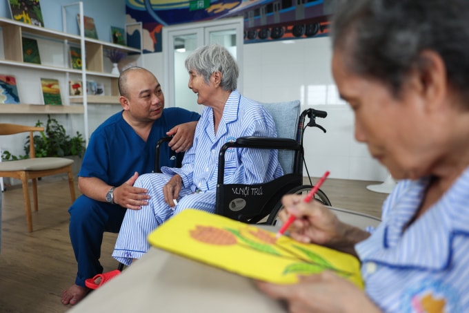 Bộ trưởng Y tế Đào Hồng Lan phát biểu tại hội nghị. Ảnh: Trần Minh