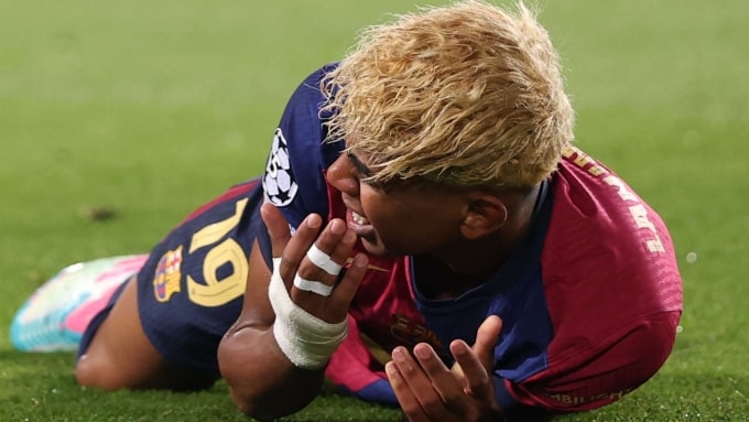 Ngoài mục đích chữa trị, nhiều cầu thủ như Yamal còn quấn tay để tỏ ra ngầu hơn trên sân cỏ. Ảnh: AFP