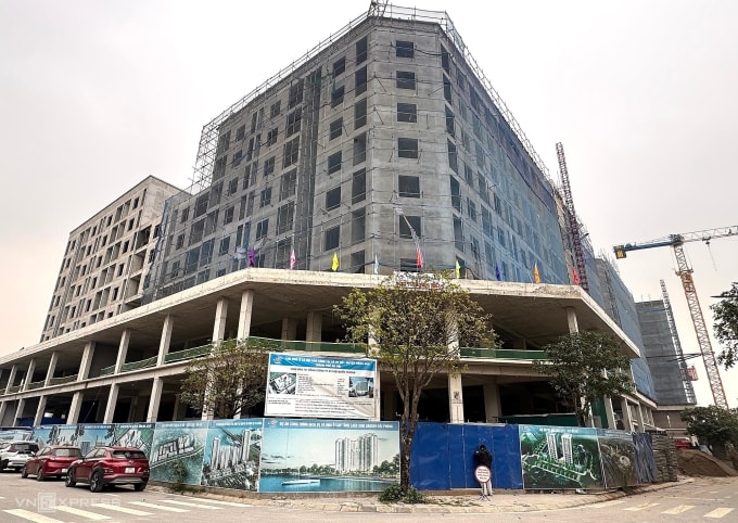 Dự án nhà xã hội tại xã Uy Nỗ đang trong quá trình thi công, dự kiến bàn giao vào quý IV/2026. Ảnh: Ngọc Diễm