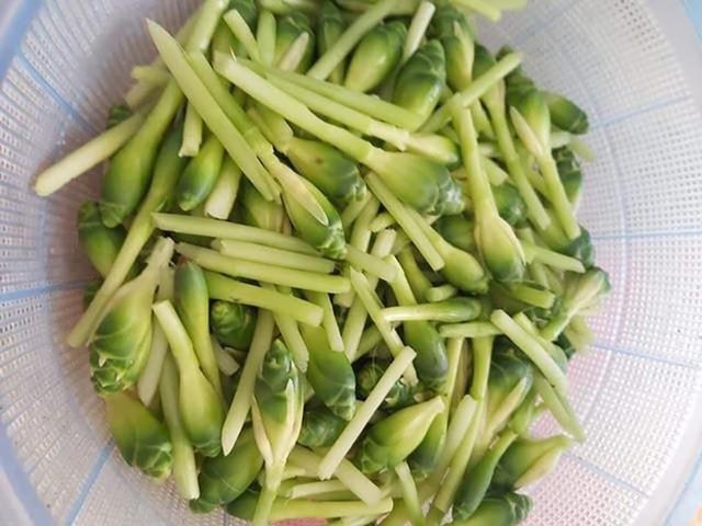 Thứ hoa tưởng vô dụng, không ngờ là món ăn lạ thơm ngon, bất ngờ gây sốt - Ảnh 6.