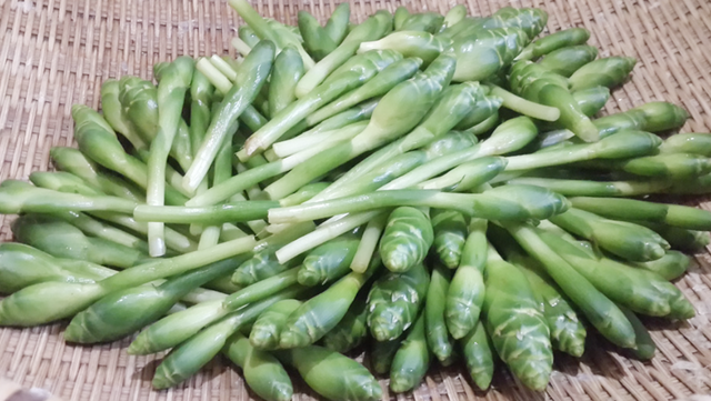 Thứ hoa tưởng vô dụng, không ngờ là món ăn lạ thơm ngon, bất ngờ gây sốt - Ảnh 1.