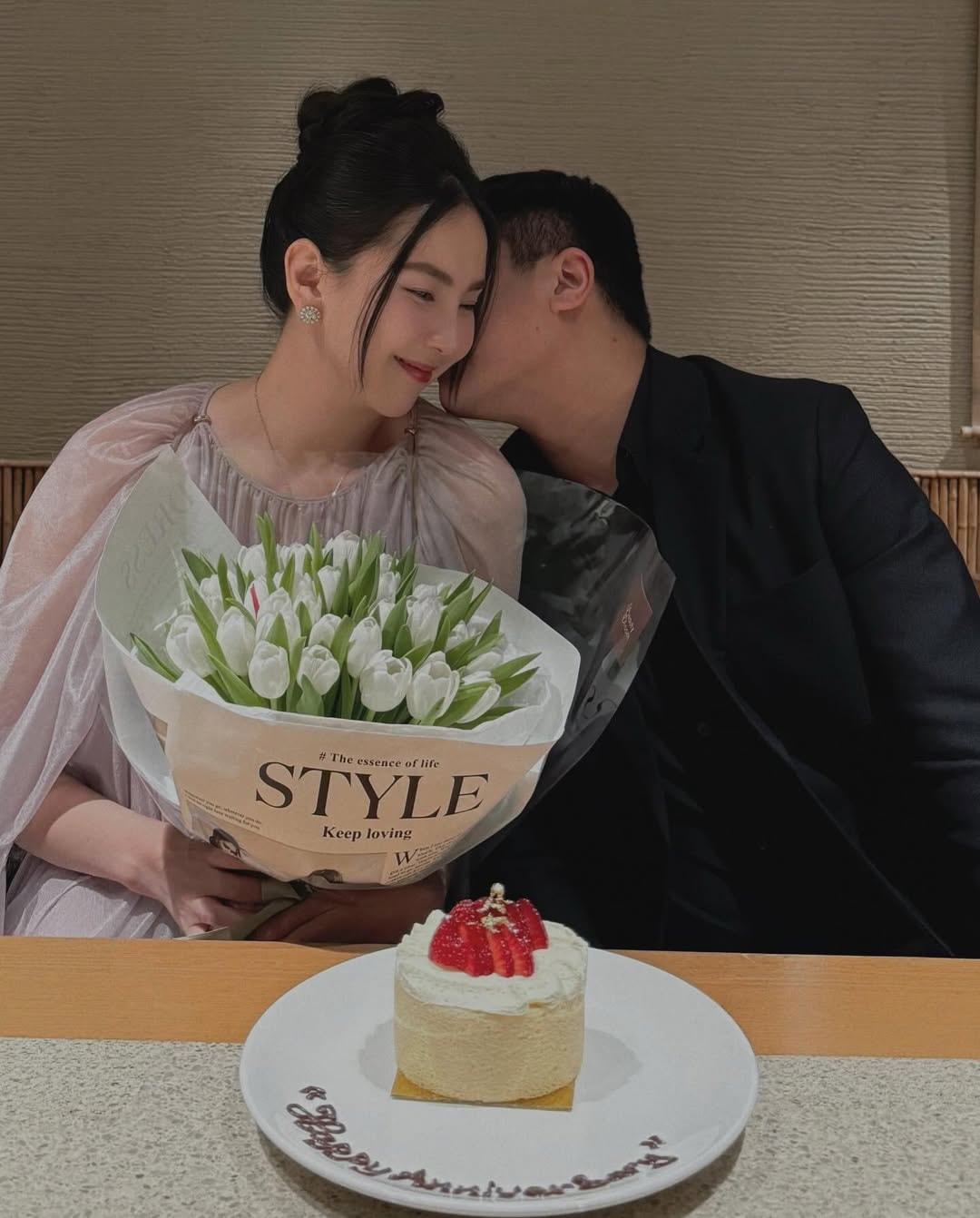 MC Mai Ngọc ngọt ngào bên ông xã kỷ niệm 1 năm ngày cưới- Ảnh 1.