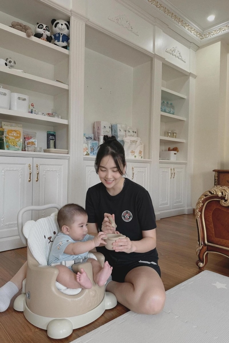 MC Mai Ngọc ngọt ngào bên ông xã kỷ niệm 1 năm ngày cưới- Ảnh 7.