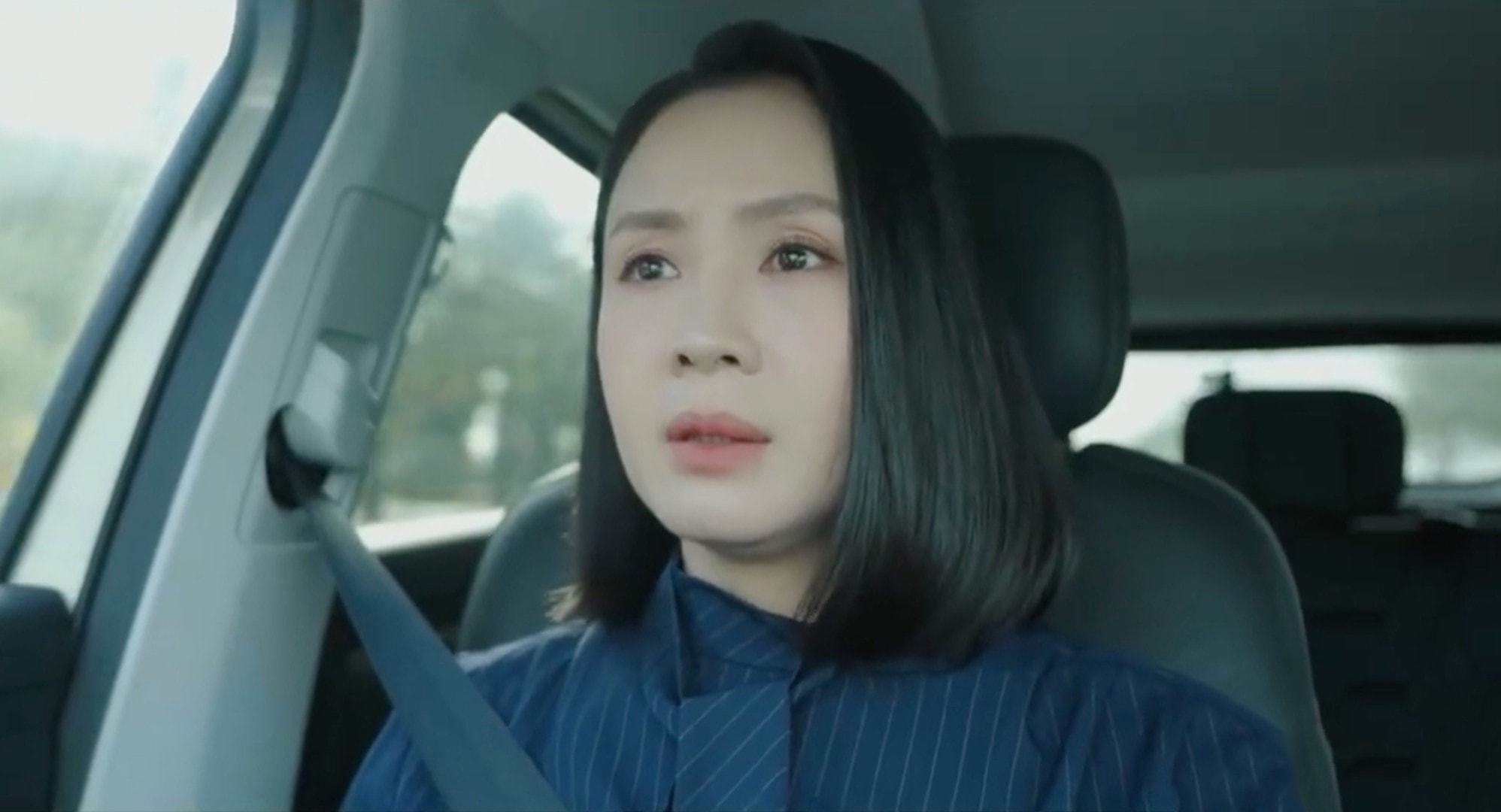 Thu khá lo lắng sau khi nghe cuộc gọi về việc phát hiện một thi thể chưa rõ danh tính.