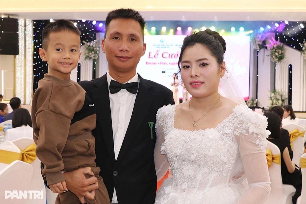 Đám cưới đặc biệt với lời hứa “sẽ để em được mặc áo cô dâu - 1