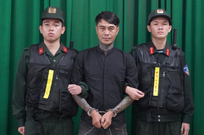 Lê Tuấn Phong tại cơ quan điều tra. Ảnh: Công an TP HCM