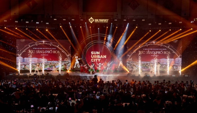 Không khí lễ hội lan tỏa từ những giây phút bắt đầu sự kiện. Ảnh: Minh Khánh