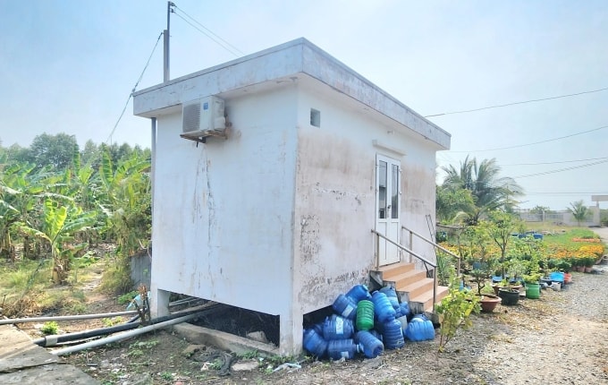 Trạm quan trắc nước mặt tự động tại phường Nhà Mát, TP Bạc Liêu cũ. Ảnh: Minh Phong