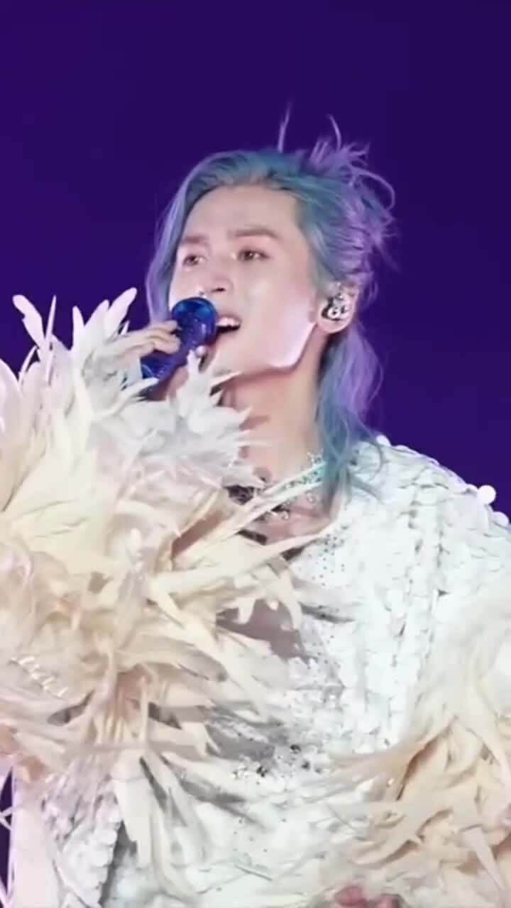 Trương Triết Hạn hát 'Moon Light'