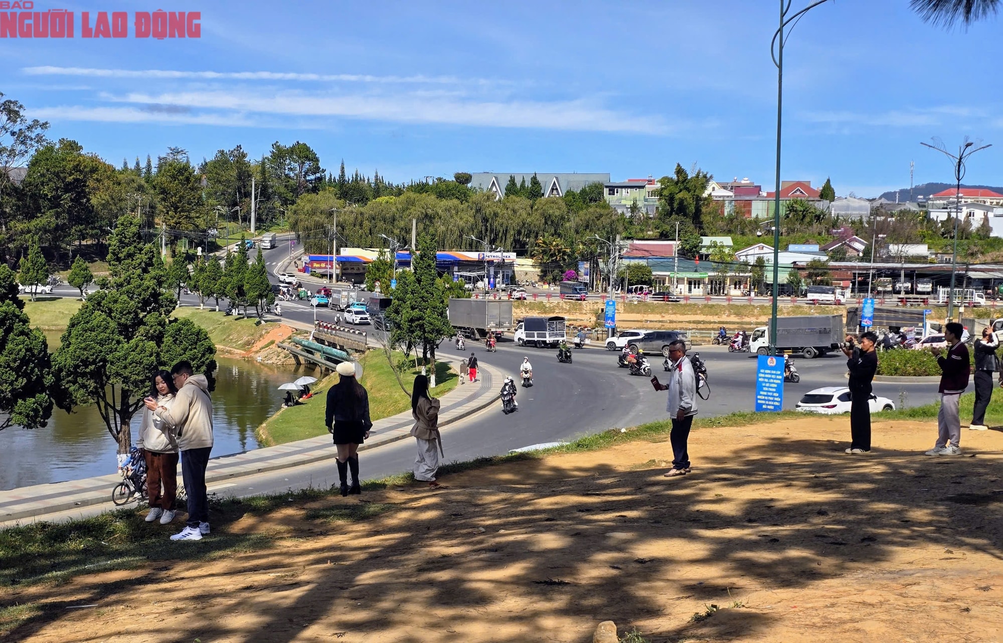 Con dốc có view siêu đẹp ở Đà Lạt, mỗi ngày thu hút hàng trăm du khách đến check-in - Ảnh 7.