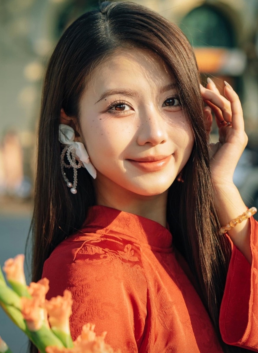 Quỳnh Trang sinh năm 2001, từng được biết đến với danh xưng 