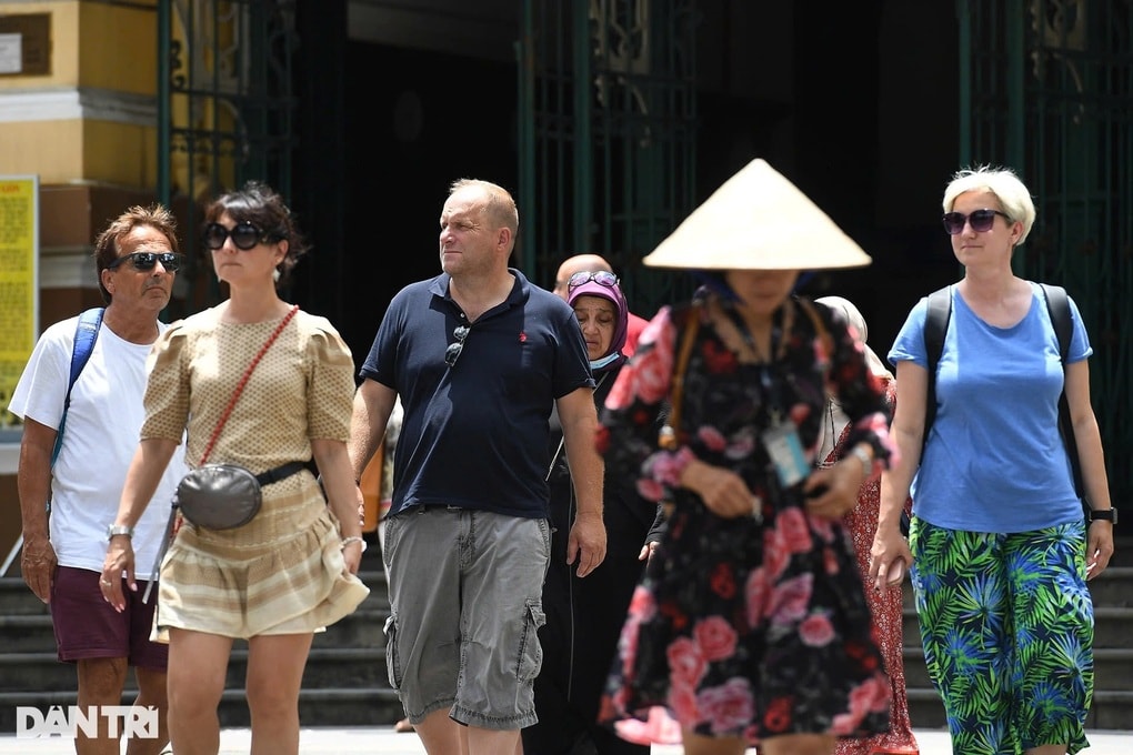 TPHCM cán mốc 260.000 tỷ đồng doanh thu du lịch năm 2025 - 3