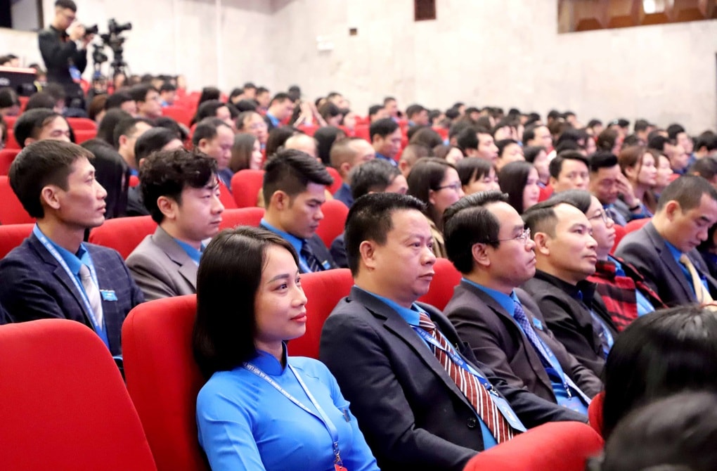 Công nhân ngóng lương đủ sống đi kèm cơ chế kìm hãm tăng giá - 1