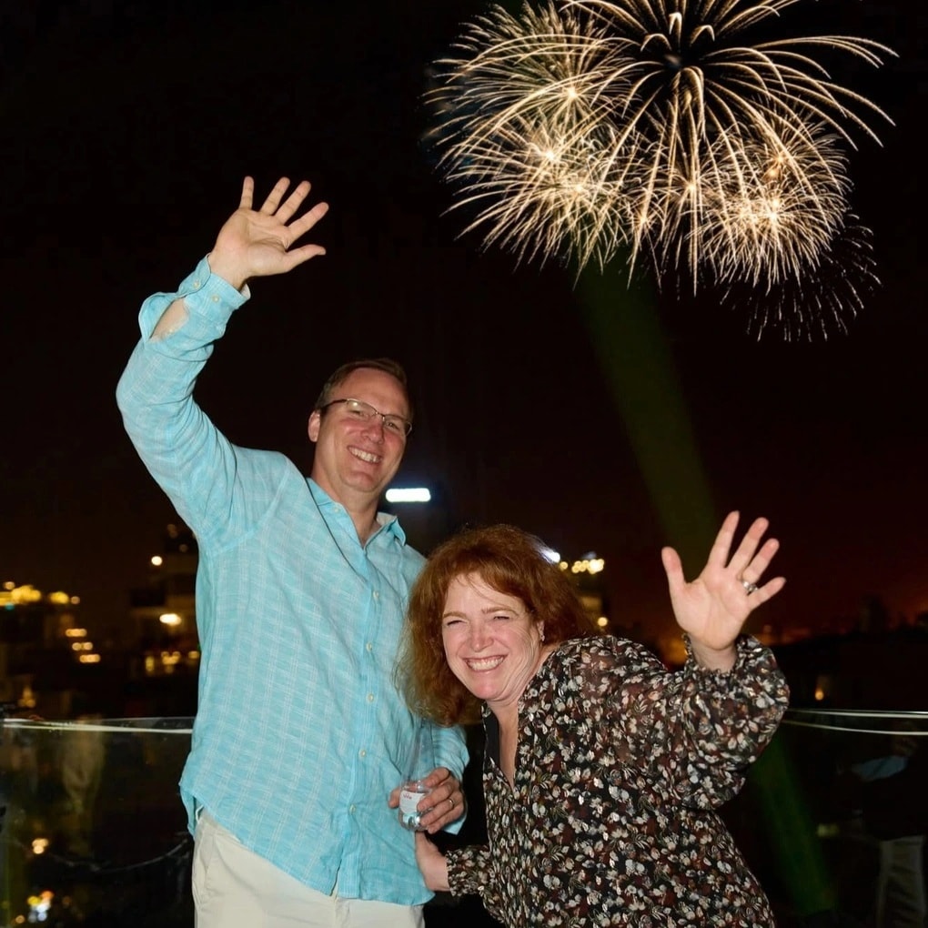 Hà Nội: Xem pháo hoa ở nhà hàng giá 3,5 triệu đồng/người, nhiều nơi hết chỗ - 2