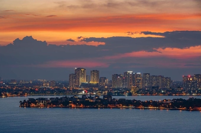 Hướng ngắm pháo hoa từ The Summit Bar. Ảnh: Pan Pacific Hanoi