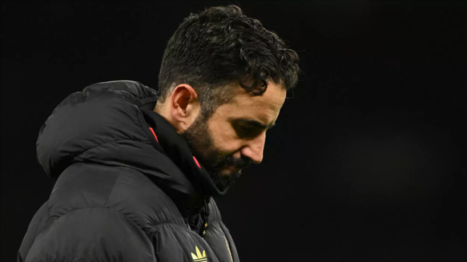HLV Ruben Amorim thất vọng sau trận Man Utd hòa Wolves 1-1 ở vòng 19 Ngoại hạng Anh trên sân Old Trafford, Manchester, Anh ngày 30/12/2025. Ảnh: PA Wire