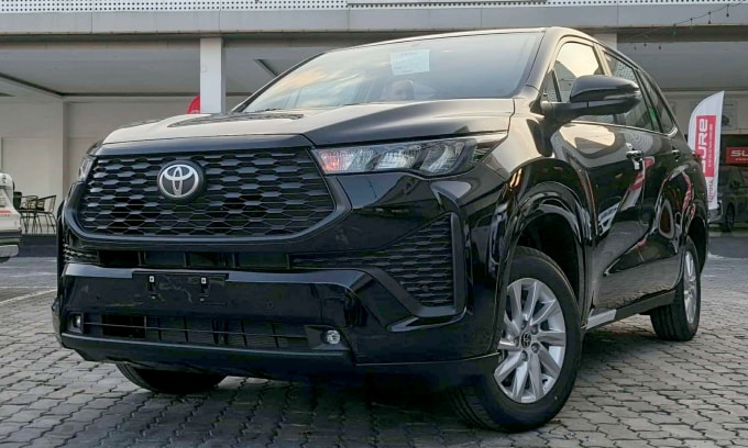 Toyota Innova Cross bản G ở một đại lý tại TP HCM. Ảnh: Toyota