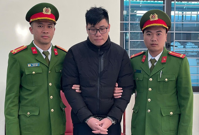 Lò Minh Phương tại cơ quan điều tra. Ảnh: Công an cung cấp