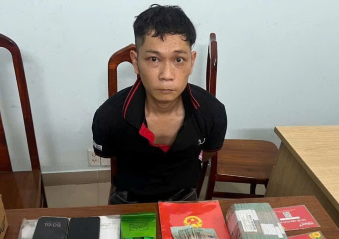 Được tại Cơ quan cảnh sát điều tra. Ảnh: Thái Hà