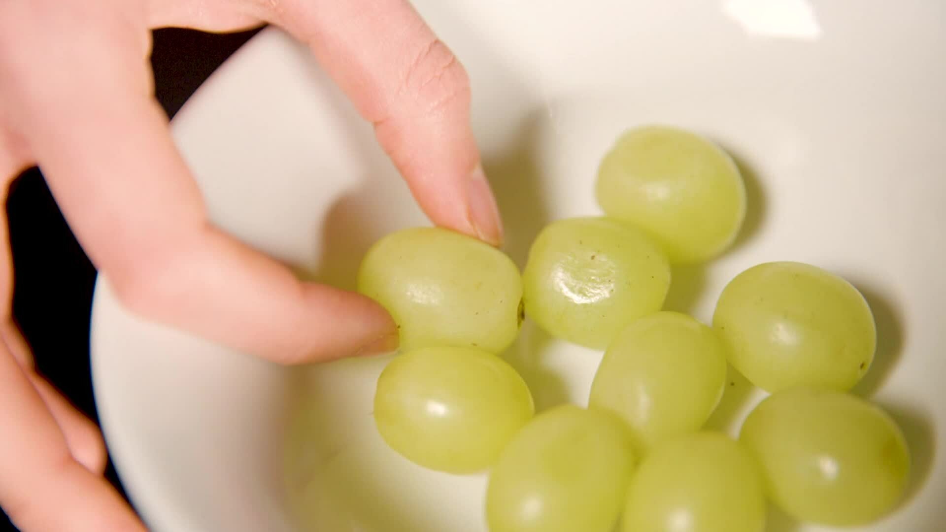 Những kiểu cầu may đêm giao thừa khắp thế giới