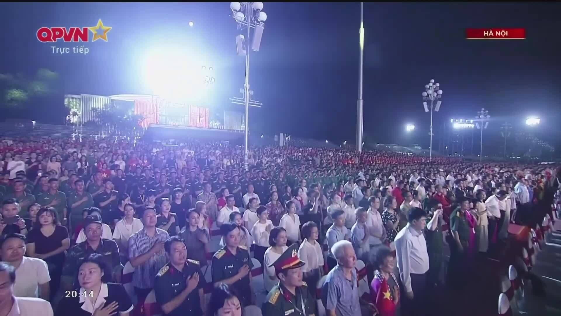 Khán giả xúc động nghe tiếng Bác Hồ đọc Tuyên ngôn độc lập 