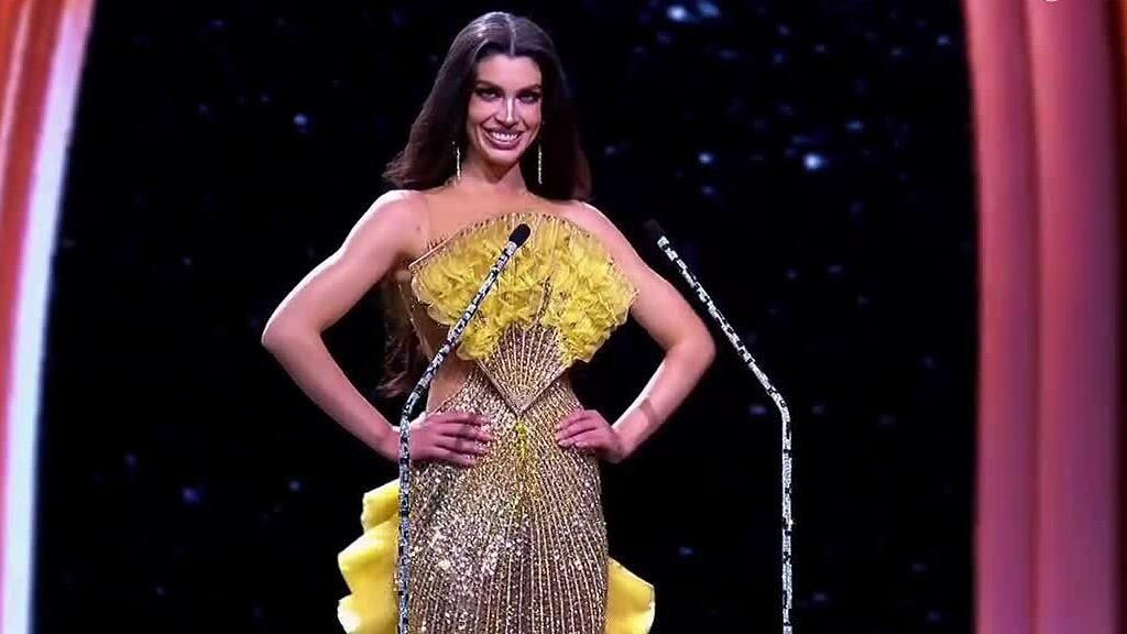 Kaliana Diniz trên sân khấu Miss Grand International 2025.