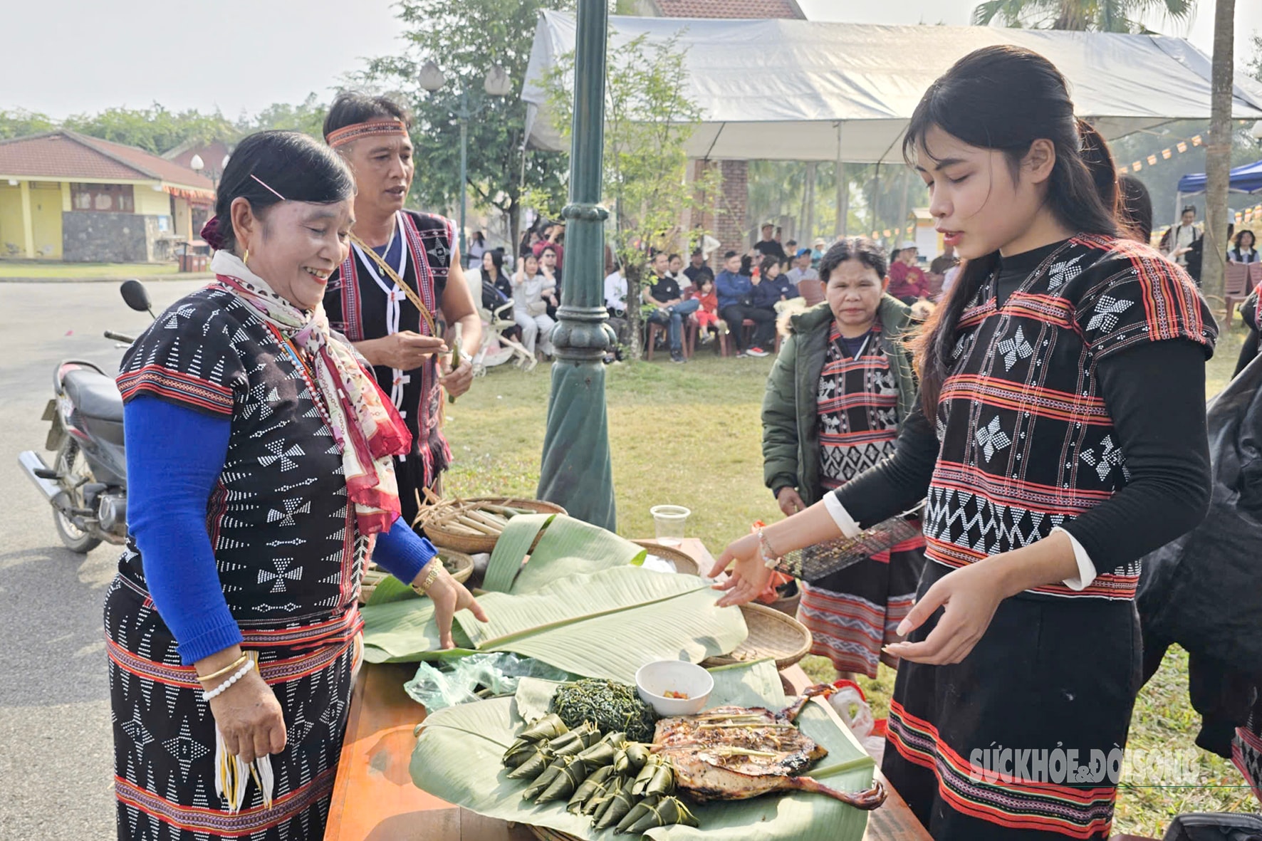 Mâm cỗ cuối năm thắt chặt tình đoàn kết các dân tộc- Ảnh 2.